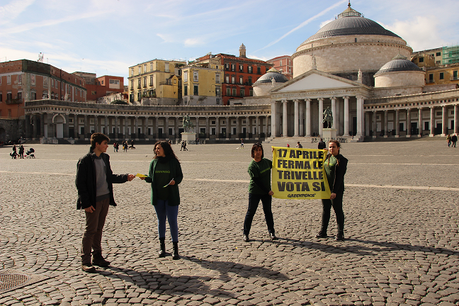 mobilitazione-greenpeace-napoli-3